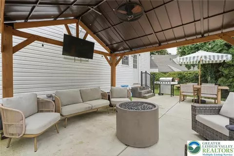Exterior - 408 Maple Rd, Hellertown, PA 18055 photo 7 of 14