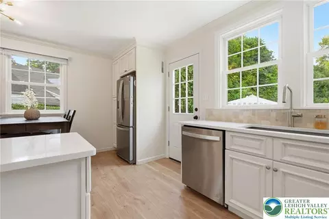 Kitchen - 408 Maple Rd, Hellertown, PA 18055 photo 6 of 6