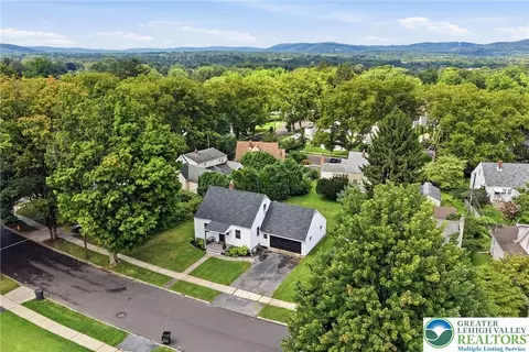 View/Area - 408 Maple Rd, Hellertown, PA 18055 photo 3 of 6