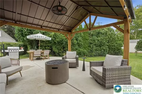 Exterior - 408 Maple Rd, Hellertown, PA 18055 photo 6 of 14