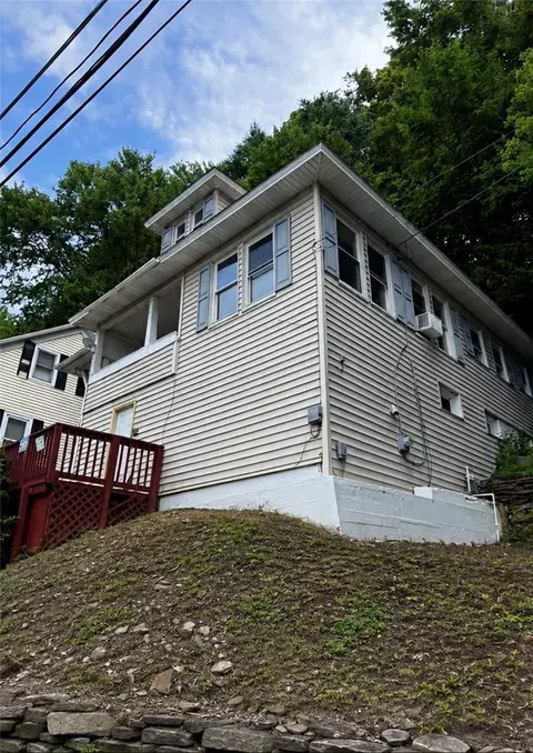 139 Cliff St, Honesdale, PA 18431