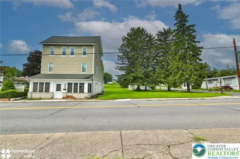 726 Garibaldi Ave, Roseto, PA 18013