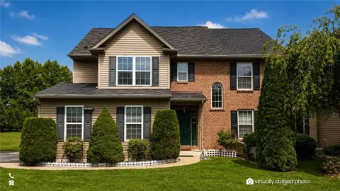 2014 Rolling Meadow Dr, Macungie, PA 18062