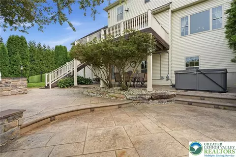 Exterior - 245 E Dell Rd, Bath, PA 18014 photo 5 of 12