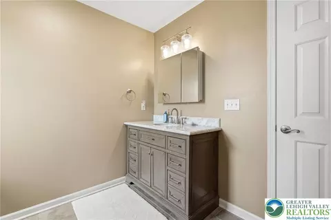 Bath - 245 E Dell Rd, Bath, PA 18014 photo 8 of 10