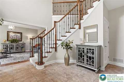 Entry Way - 245 E Dell Rd, Bath, PA 18014 photo 1 of 9