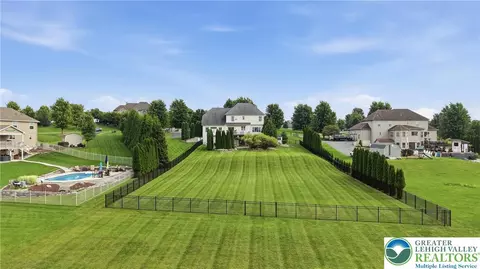 View/Area - 245 E Dell Rd, Bath, PA 18014 photo 3 of 7