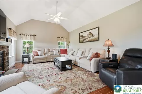 Living - 245 E Dell Rd, Bath, PA 18014 photo 2 of 7