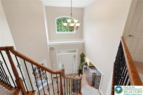 Entry Way - 245 E Dell Rd, Bath, PA 18014 photo 4 of 9