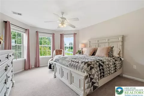 Bedroom - 245 E Dell Rd, Bath, PA 18014 photo 4 of 11