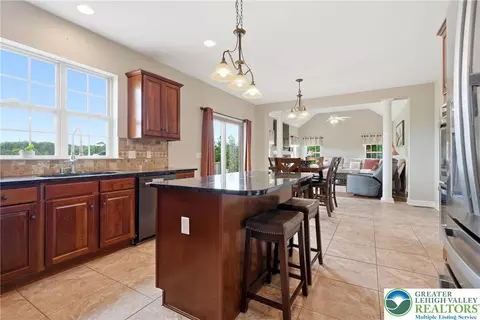 Kitchen - 245 E Dell Rd, Bath, PA 18014 photo 5 of 9