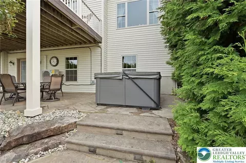Exterior - 245 E Dell Rd, Bath, PA 18014 photo 8 of 12