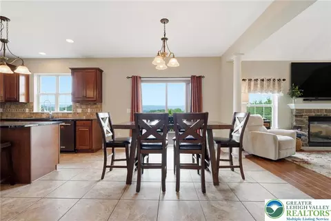 Dining - 245 E Dell Rd, Bath, PA 18014 photo 8 of 8
