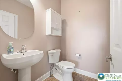 Bath - 245 E Dell Rd, Bath, PA 18014 photo 1 of 10