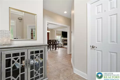 Entry Way - 245 E Dell Rd, Bath, PA 18014 photo 3 of 9