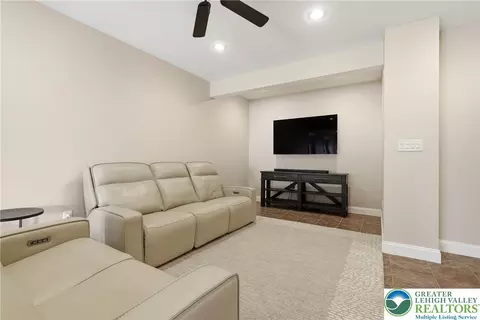 Living - 245 E Dell Rd, Bath, PA 18014 photo 6 of 7