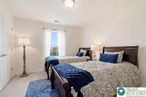 Bedroom - 245 E Dell Rd, Bath, PA 18014 photo 7 of 11