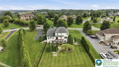 View/Area - 245 E Dell Rd, Bath, PA 18014 photo 6 of 7
