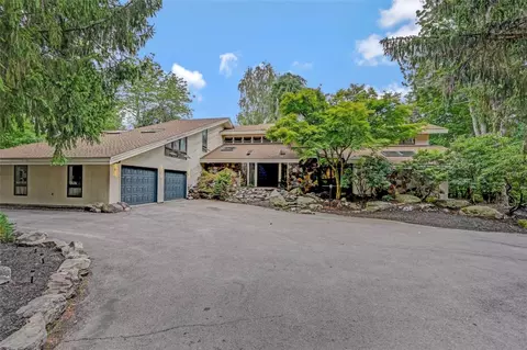 112 Tawny Fox Trl, East Stroudsburg, PA 18301