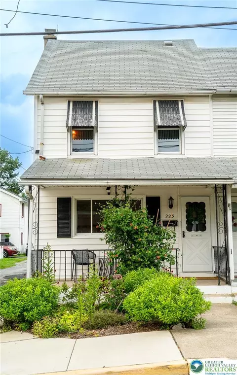 223 S Second St, Emmaus, PA 18049