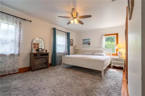 Bedroom - 665 Point Phillips Rd, Bath, PA 18014 photo 4 of 8