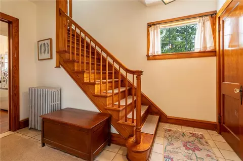 Entry Way - 665 Point Phillips Rd, Bath, PA 18014 photo 4 of 7