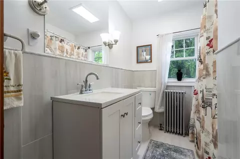 Bath - 665 Point Phillips Rd, Bath, PA 18014 photo 3 of 3