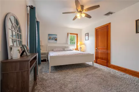 Bedroom - 665 Point Phillips Rd, Bath, PA 18014 photo 3 of 8