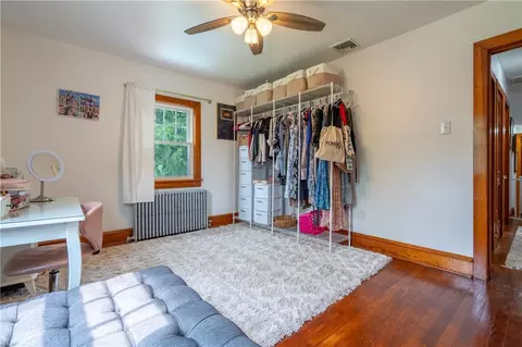 Bedroom - 665 Point Phillips Rd, Bath, PA 18014 photo 6 of 8