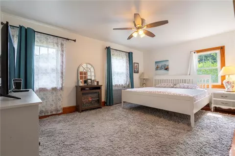 Bedroom - 665 Point Phillips Rd, Bath, PA 18014 photo 2 of 8
