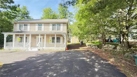 1140 Country Place Dr, Coolbaugh Twp, PA 18466