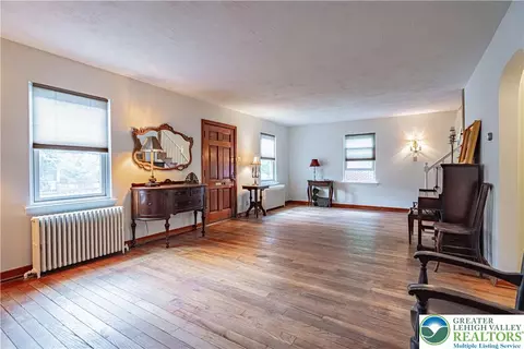 Living - 229 E Wall St, Bethlehem, PA 18018 photo 1 of 2