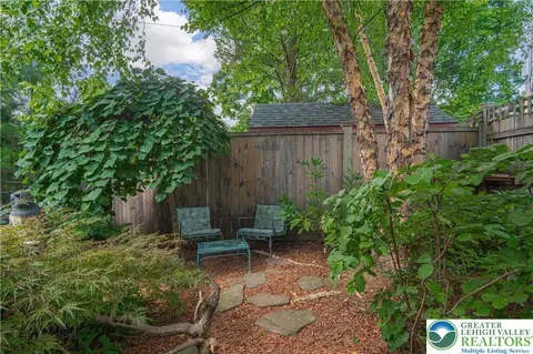 Exterior - 229 E Wall St, Bethlehem, PA 18018 photo 13 of 16