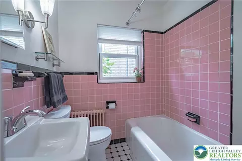 Bath - 229 E Wall St, Bethlehem, PA 18018 photo 2 of 7