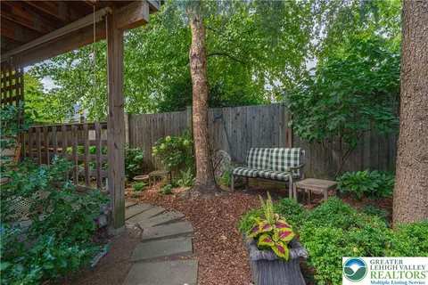Exterior - 229 E Wall St, Bethlehem, PA 18018 photo 15 of 16