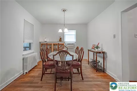 Dining - 229 E Wall St, Bethlehem, PA 18018 photo 2 of 2