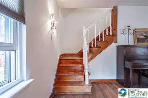 Entry Way - 229 E Wall St, Bethlehem, PA 18018 photo 1 of 2