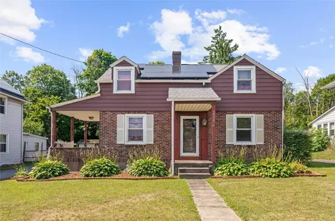 5732 Main St, Center Valley, PA 18034