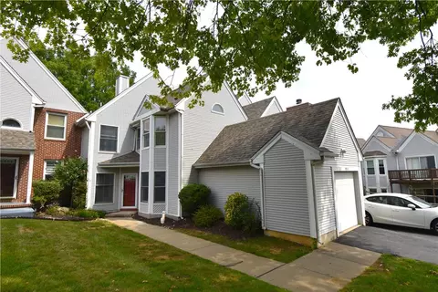 7911 Cross Creek Cir #15, Breinigsville, PA 18031