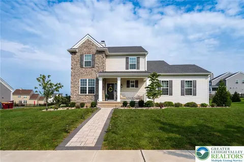 2877 Binney Ct, Easton, PA 18040
