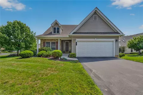 51 Glenmoor Cir N, Palmer Township, PA 18045