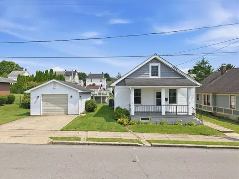 1395 Jefferson St, Hellertown, PA 18055