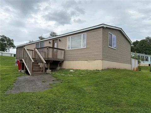 67 Ahern Dr, Mount Bethel, PA 18343