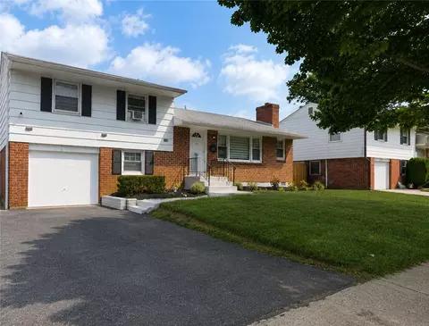 1972 Collingswood Dr, Bethlehem, PA 18018