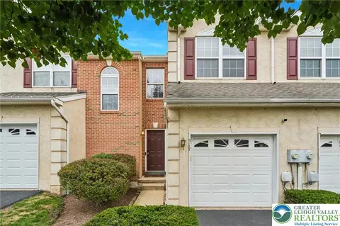 917 Carrington Dr, Red Hill, PA 18076