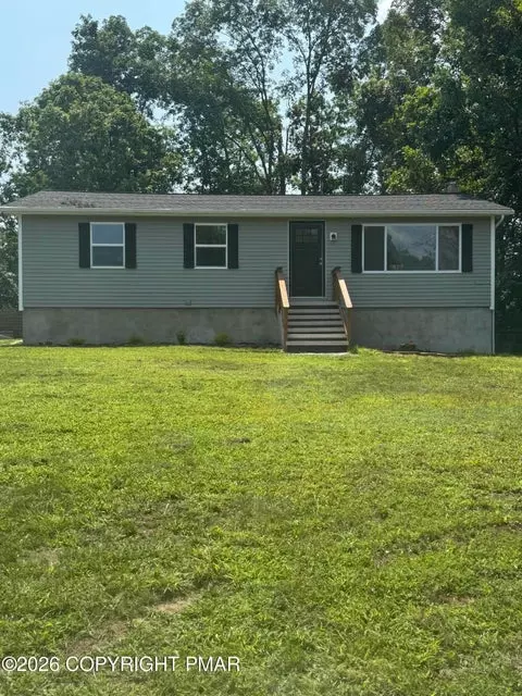 102 Charlotte Way, East Stroudsburg, PA 18302