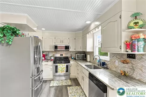 Kitchen - 763 5th St, Fullerton, PA 18052 photo 3 of 6