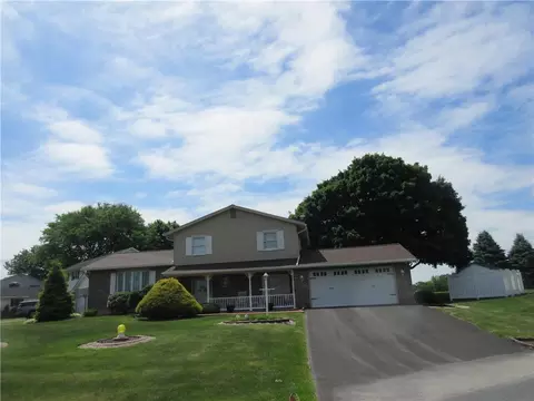 531 Mountain View Rd, Nazareth, PA 18064