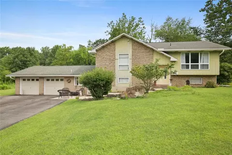 2371 Honeysuckle Rd, Allentown, PA 18103