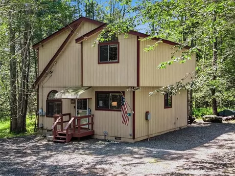 456 Maxatawny Dr, Pocono Lake, PA 18347
